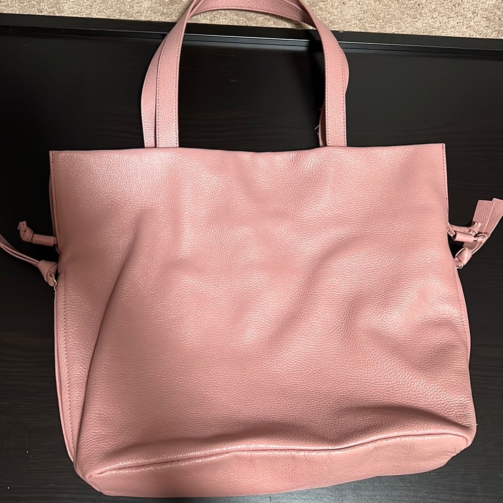 Tote Le Monde Roma Cinch Pink Shoulder Bag. Genuine leather, NWO tags